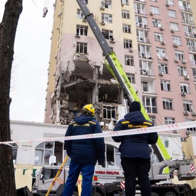 Russian barrage on Kyiv kills one, leaves hundreds of thousands without power – War in Ukraine – World