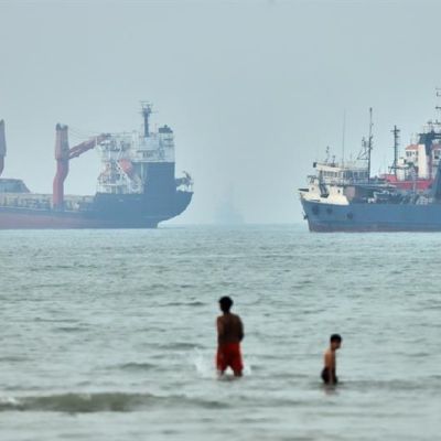 Iran Guards turn back six vessels in Hormuz: State TV