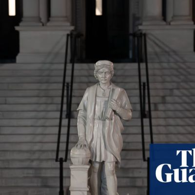 Trump erects statue of Christopher Columbus in White House grounds