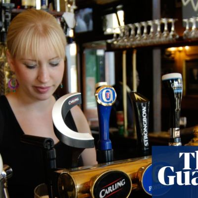 Number of employed people in UK falls again as wage growth slows