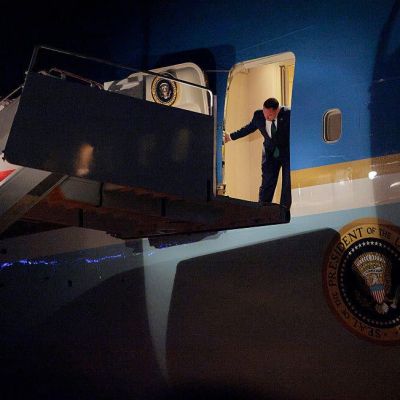 Air Force One headed to Davos turns around after “minor electrical issue,” Leavitt says