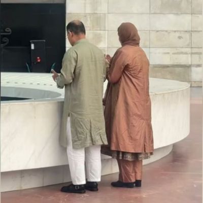 PM visits graves of parents, brother after Eid prayers