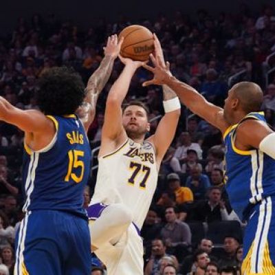 Lakers catch fire and scorch Warriors, 129-101