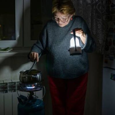 Freezing and in the dark, Kyiv residents are stranded in tower blocks