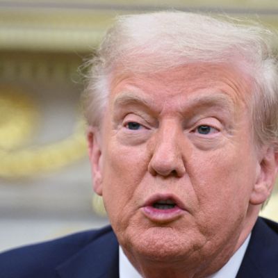 Trump suggests expelling Spain from NATO