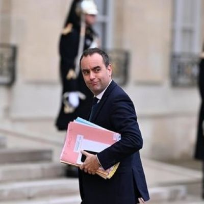 Reappointed French premiers government survives first vote of no-confidence