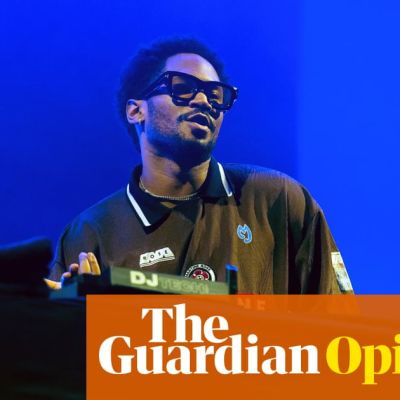 Do yourself, the world and me a big favour: stop phone-filming at gigs | Jason Okundaye