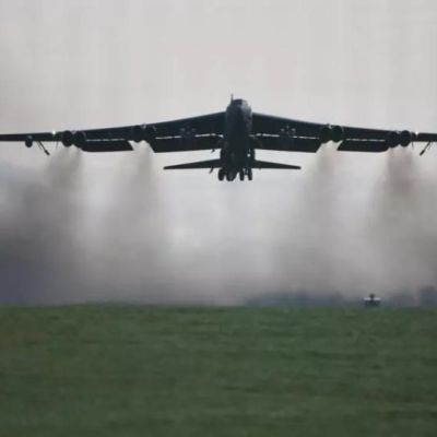 Eight Dead in Fiery US Bomber Crash in California