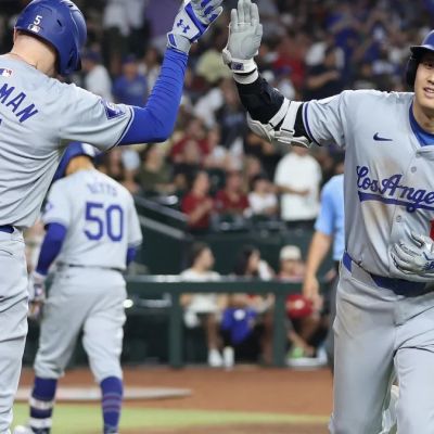 Will Smith hits 3-run homer, Dodgers extend NL West lead to 5 games with 10-9 win over D-backs