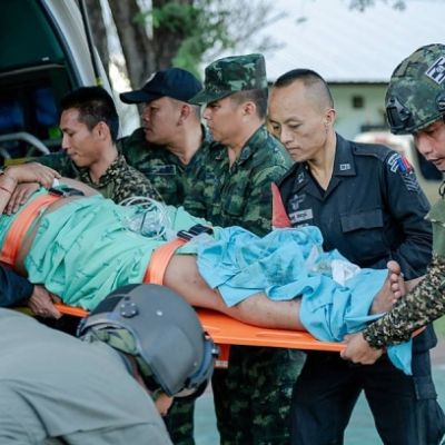 Cambodia-Thailand border clashes send half a million into shelters – VnExpress International