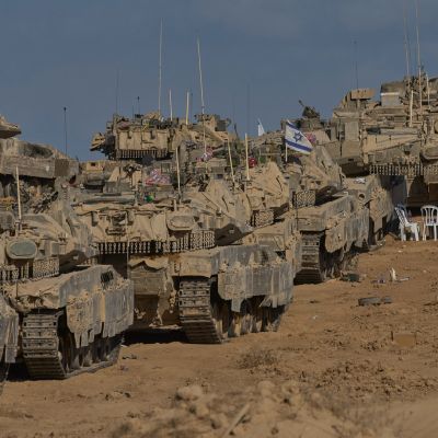 Israeli strikes kill 31 people in Gaza City, as tanks advance