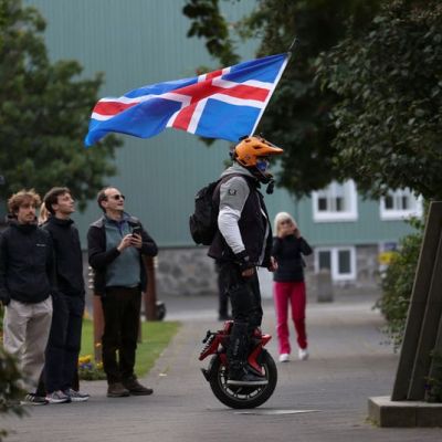 Iceland rejects EU-accession talks in close-fought referendum – AOL