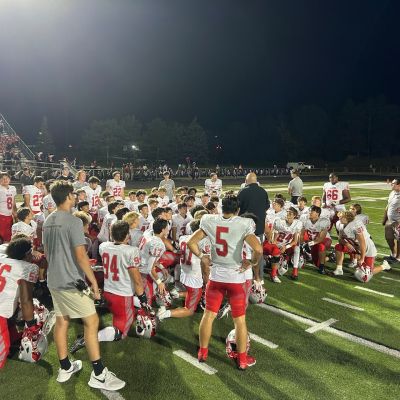Mentor vs. Medina football: QB Scotty Fox torches Bees as Cardinals win in blowout fashion