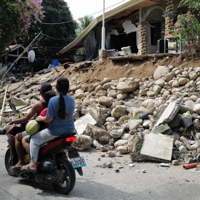 At least seven killed as two powerful quakes strike off southern Philippines