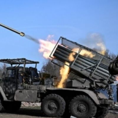 Recipe for disaster – Russian offensive surges with motorcycles at 12 points – West fantasizes about coup against Putin