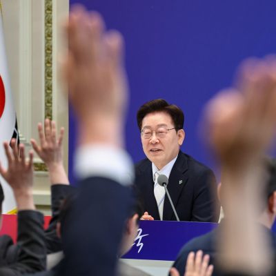 President reaffirms phased approach toward NK denuclearization – The Korea Times