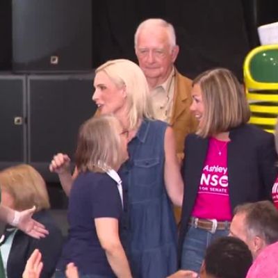 Hinson rallies Iowa Republicans at sixth annual BBQ Bash in Clive