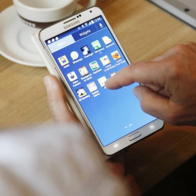 French MPs urge ‘digital curfew’ for teenagers