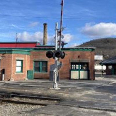 Rockingham gives go ahead to purchase train station