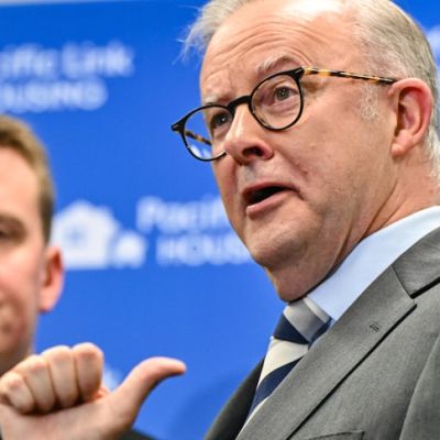 Could Trump really not own a phone? Albanese doesn’t have his number