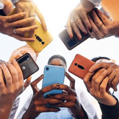 Anyone who bought Apple or Samsung phone in these years could be owed money