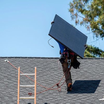 Want Solar Panels on Your Roof? How to Navigate Market and Tariff Chaos