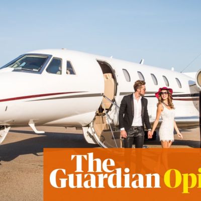 Private jets are awful for the climate. It’s time to tax the rich who fly in them | Edward J Markey