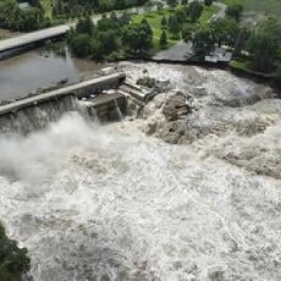 More rain possible in deluged Midwest as flooding kills 2, causes water to surge around dam