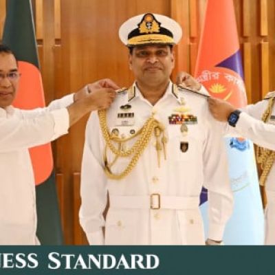 PM confers Vice Admiral rank badge on newly appointed Navy chief