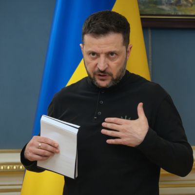 Zelensky has plan to take out election rivals – Economist  —  RT Russia & Former Soviet Union