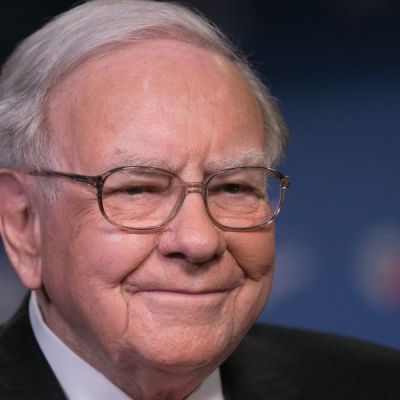 Here’s how business leaders are reacting to Warren Buffett stepping down from Berkshire Hathaway