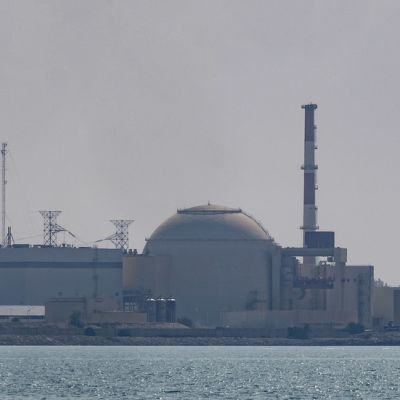 Trump pushes for ‘total dismantlement’ of Iran’s nuclear program  —  RT World News