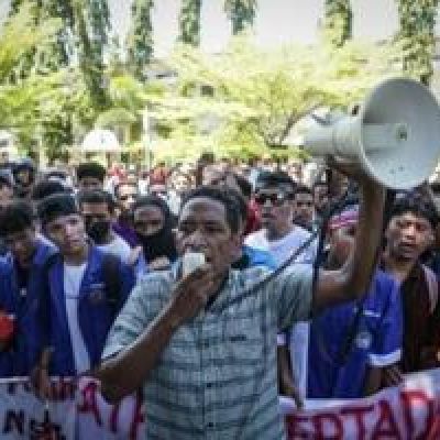 E. Timor police clash with protesters over plan to buy vehicles for MPs | FOX 28 Spokane