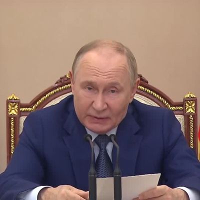 Putin offers Trump one-year extension to nuclear weapons treaty