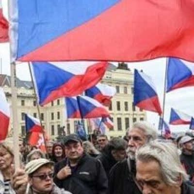 Czech ex-PM set to win vote, putting Ukraine aid in doubt