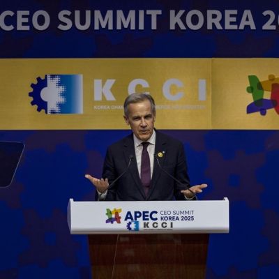 Canada’s Carney says he apologized to Trump over Reagan-themed ad  —  RT World News