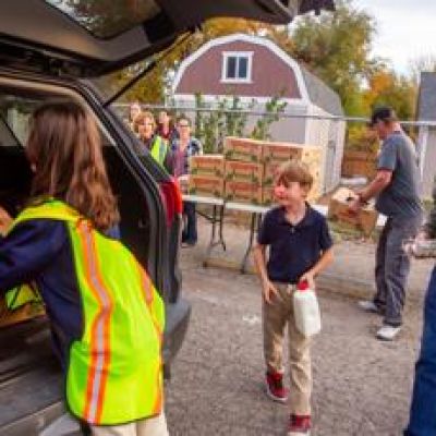 With benefits in limbo, anxious SNAP recipients seek food elsewhere