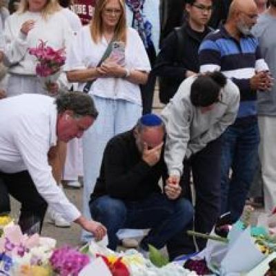 Holocaust survivor and 10-year-old with gentle soul among those killed in Bondi Beach shooting