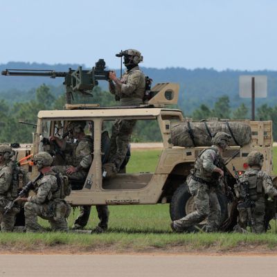 US Army veteran charged with disclosing classified data to journalist  —  RT World News