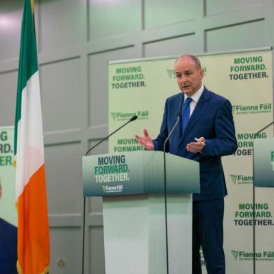Fianna Fáil leadership under fire as backbenchers demand urgent meeting over “loss of connectivity”