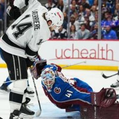 Moser scores in OT as Lightning beat Canadiens and tie first-round series