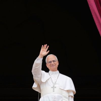 Pope Leo XIV takes his first popemobile ride through St. Peter’s Square ahead of installation – The Boston Globe