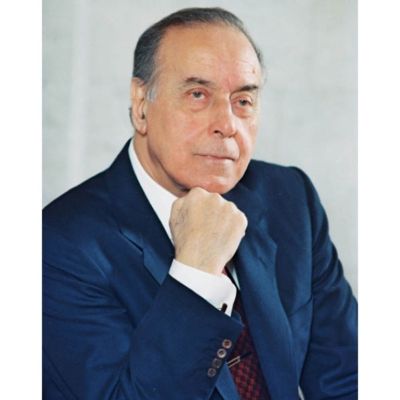 Samir Nuriyev: Heydar Aliyev made irreplaceable contributions to Azerbaijan’s statehood