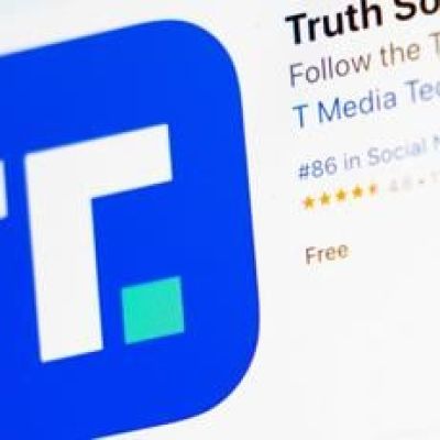 Lawsuit seeks to ban Trump Media from charging for early access to president's posts on US policy