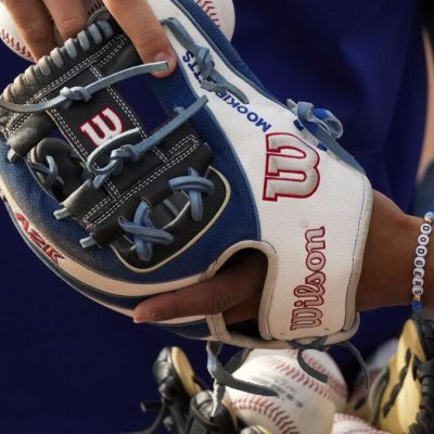 With increased emphasis on versatility, MLB players need the right gloves to make it work