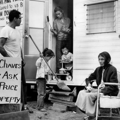 Editorial: What does Los Angeles owe the people who lost their homes in Chavez Ravine? More than an apology