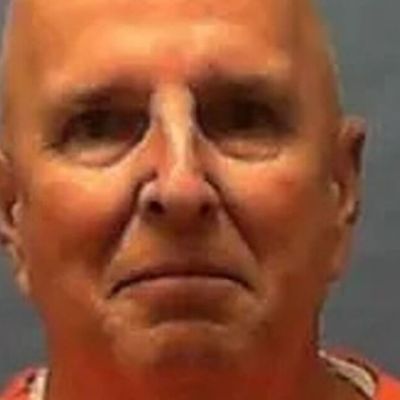 Former cop on death row issues chilling two words before lethal injection