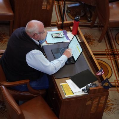 Oregon Republicans criticize efforts to bring back flagship climate change response