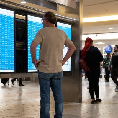 Phoenix Sky Harbor Airport sees flight reductions amid government shutdown. What to know