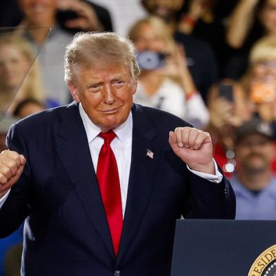 Trump Trapped in ‘No-Win Dilemma’ Over Iran Conflict
